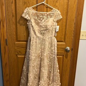 Elegant Floral Lace Dress mother of bride or groom
